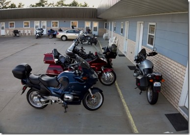 motel bikes (640x480)